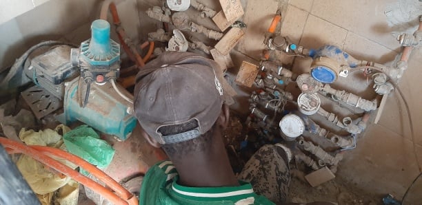 Grand-Dakar : les locataires de l’immeuble Aminata Diaw privés d’eau potable, remplacée par un forage artisanal