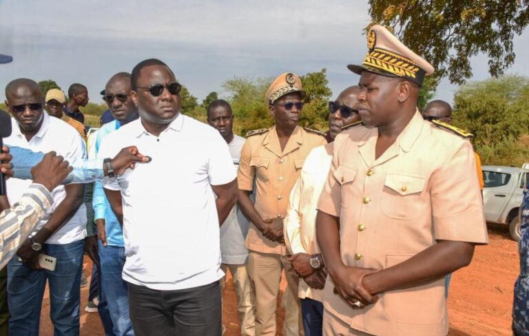 « C’est la nouvelle règle » : Dethie Fall sévit face à un retard de chantier sur l’axe Birkilane–Mabo