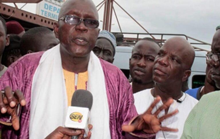 Transports routiers : les syndicalistes agitent le spectre d’une grève