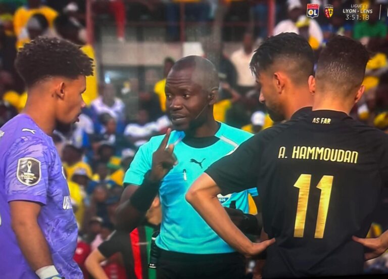 Finale aller Ligue des champions: Jean Jacques Ndala replonge dans la tourmente, la VAR en panne lors de FAR Rabat–Sundowns